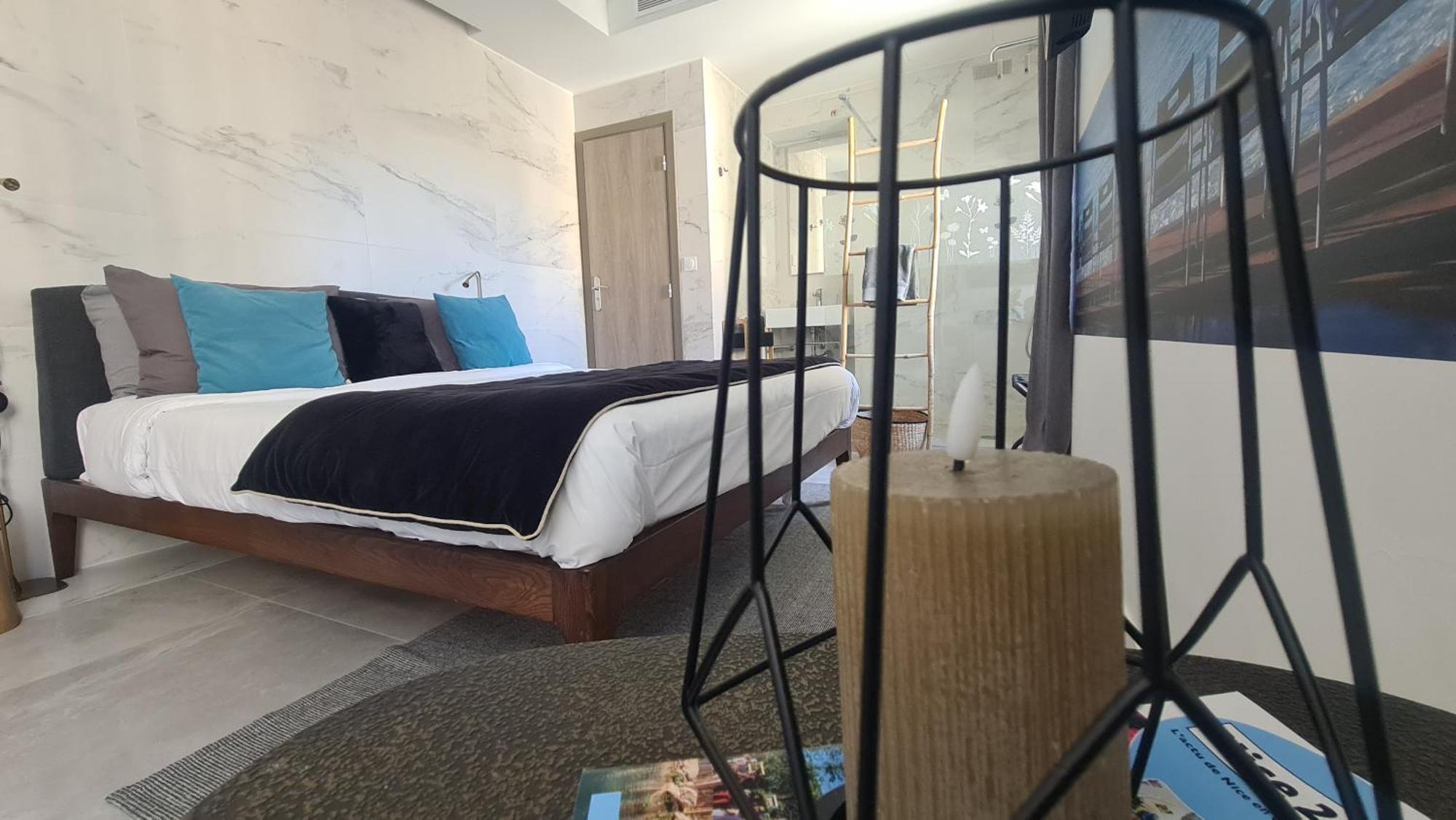 Hotel Le Petit Trianon Et Le Charme Des