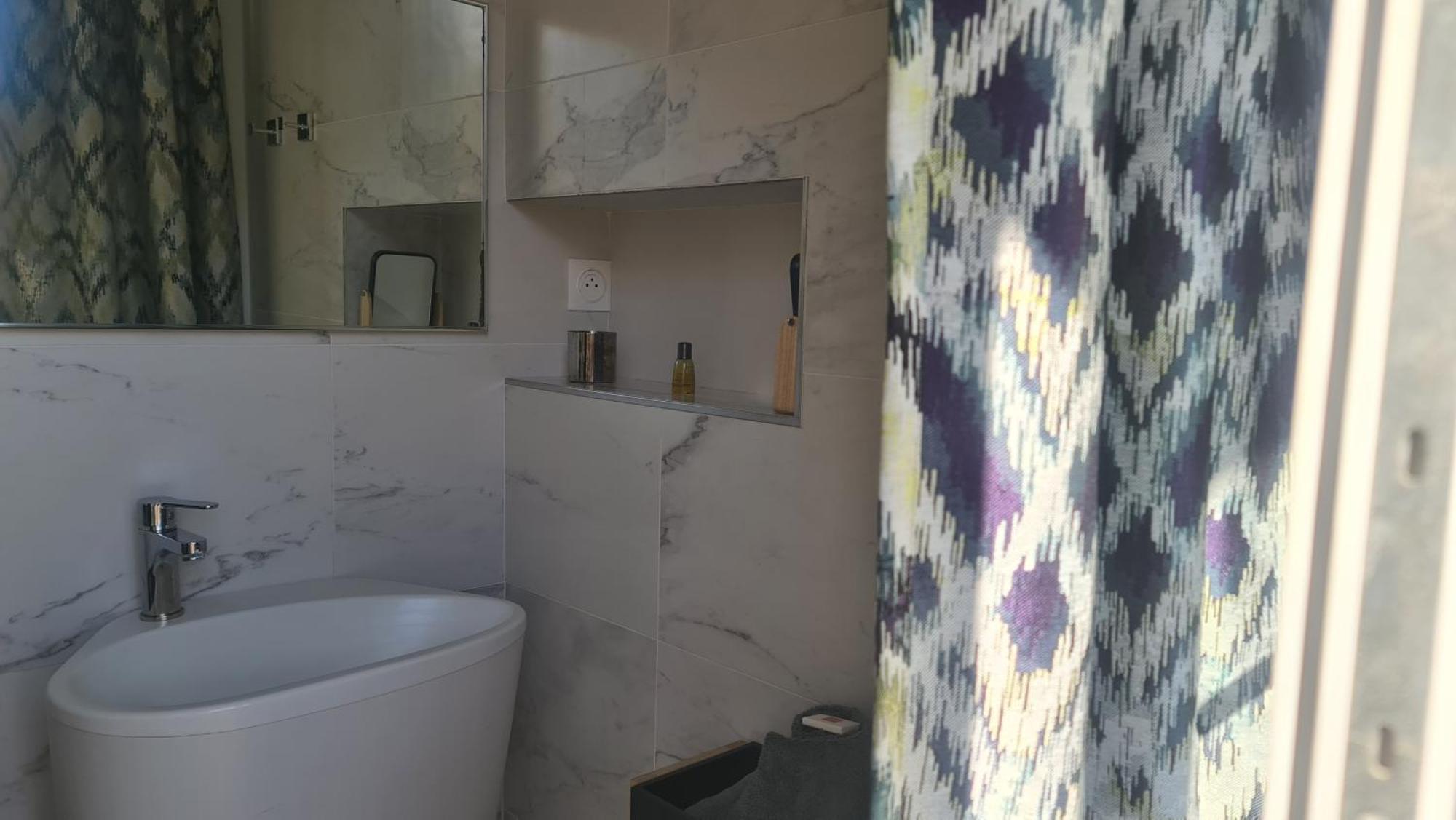 Hotel Le Petit Trianon Et Le Charme Des 2*