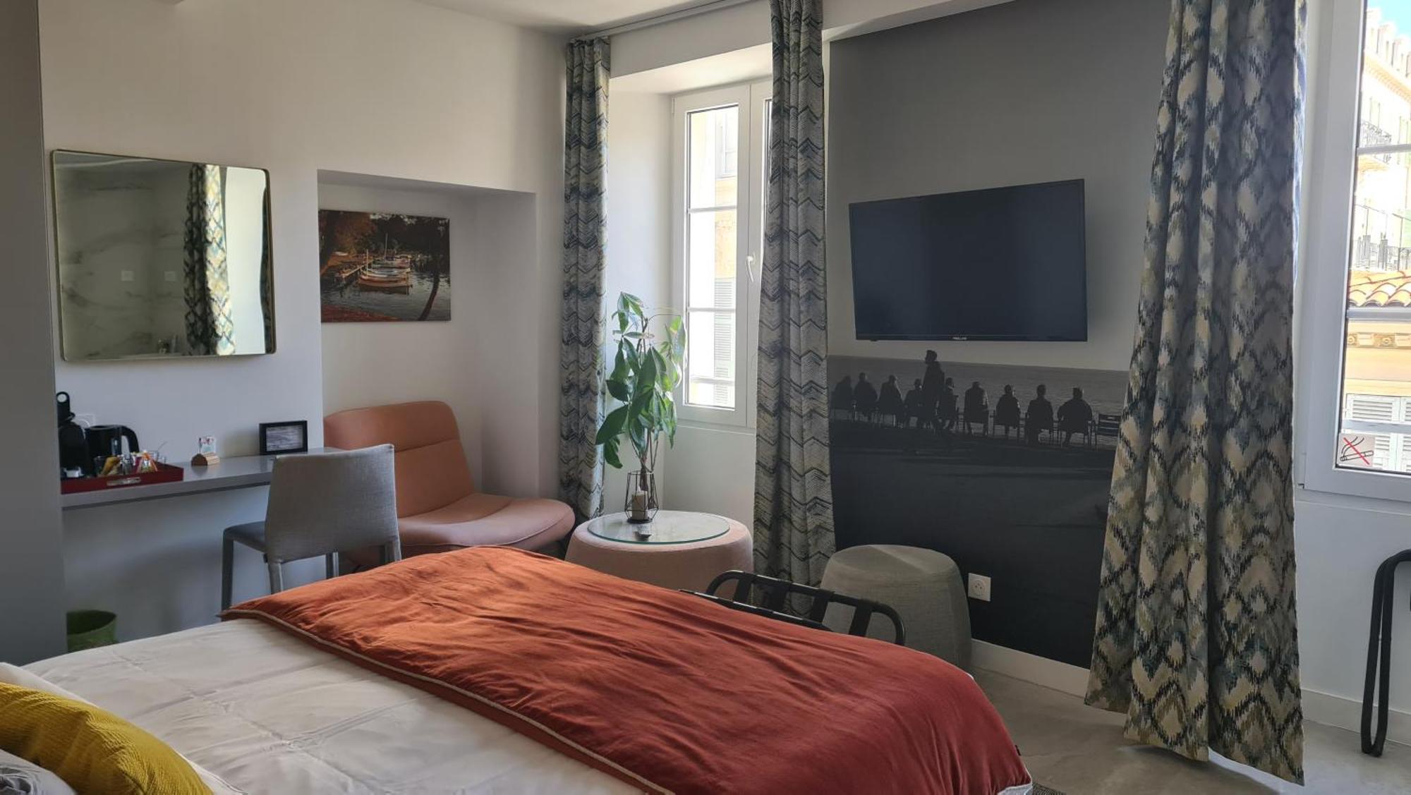 Le Petit Trianon Et Le Charme Des 2* Nice