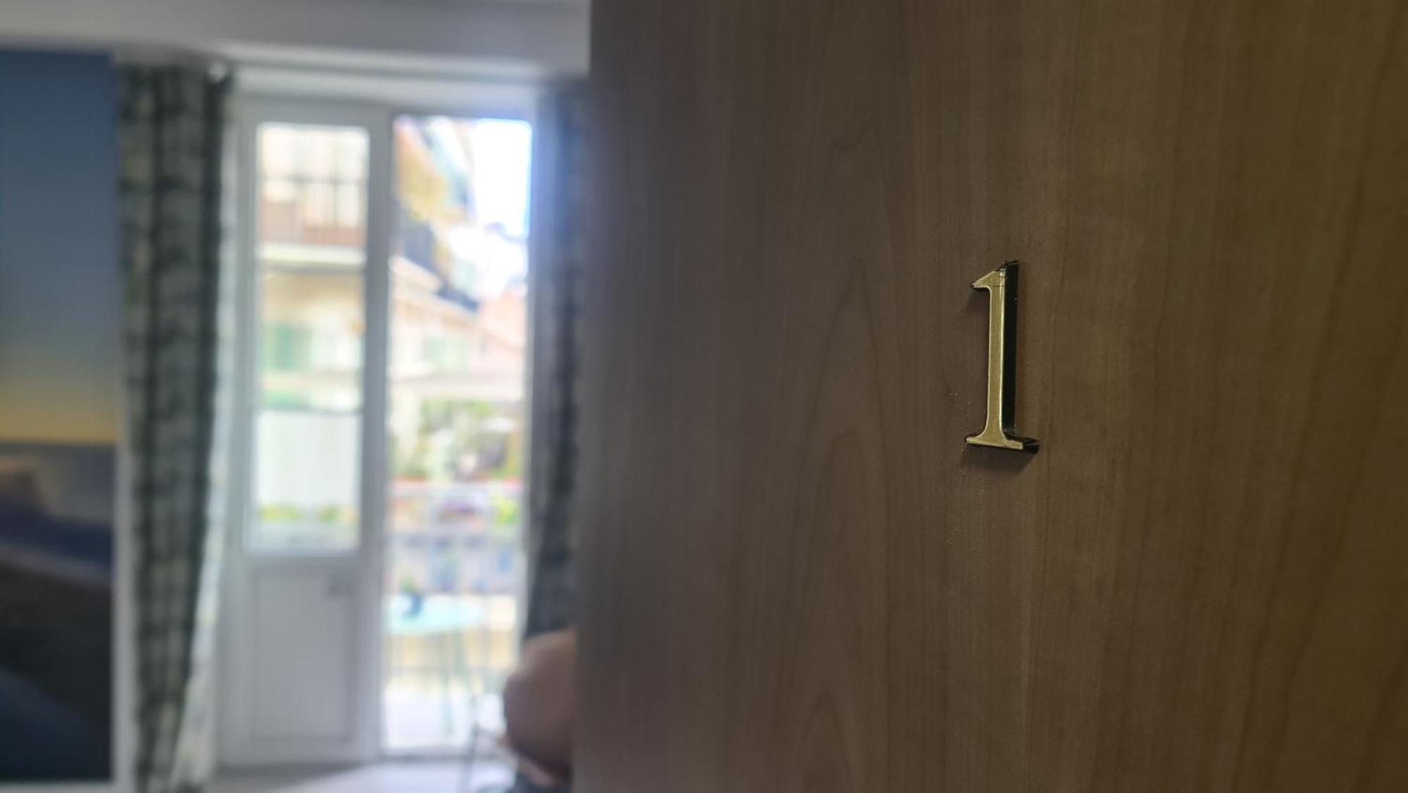 Hotel Le Petit Trianon Et Le Charme Des Nice