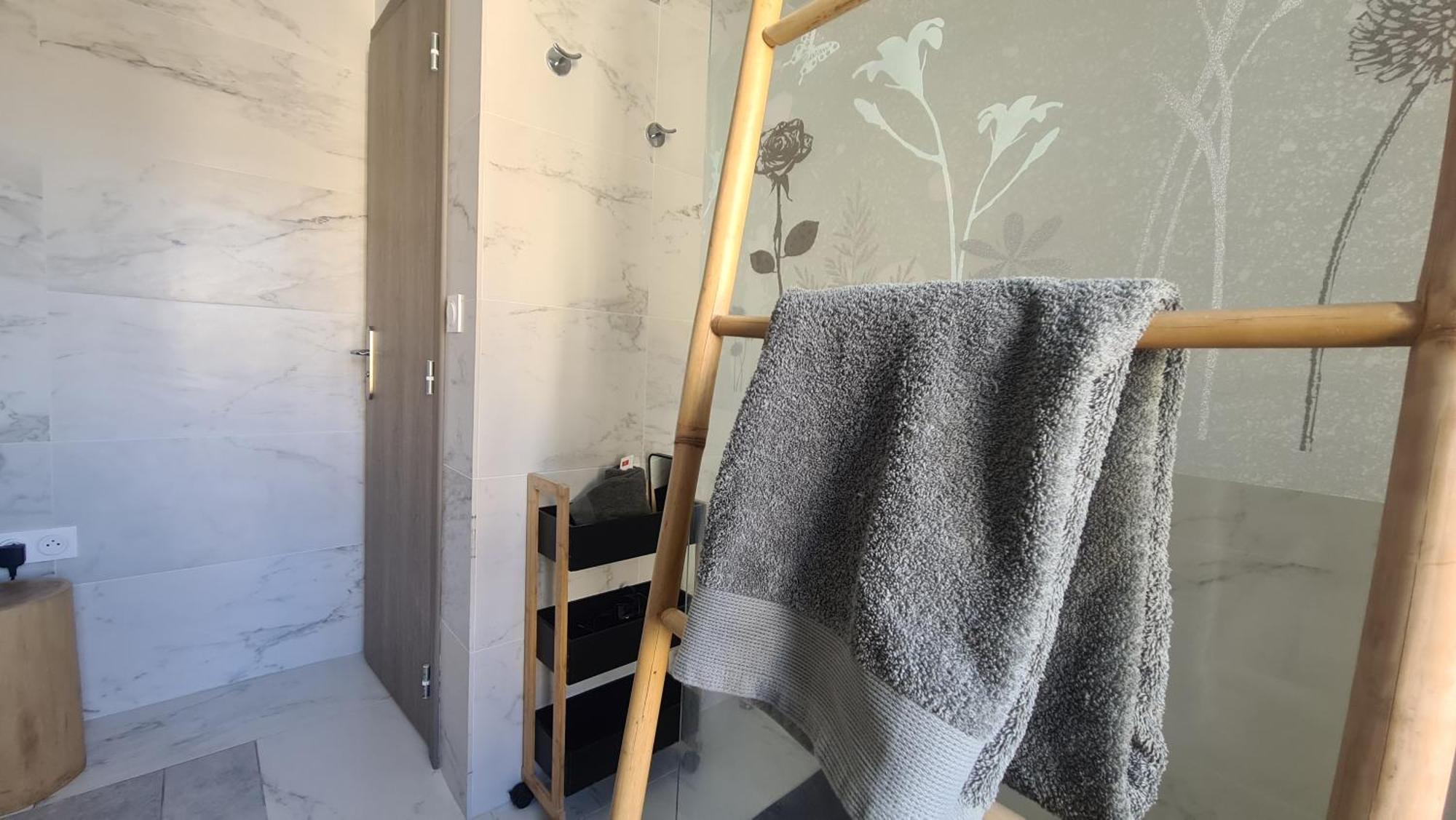 Hotel Le Petit Trianon Et Le Charme Des Nice