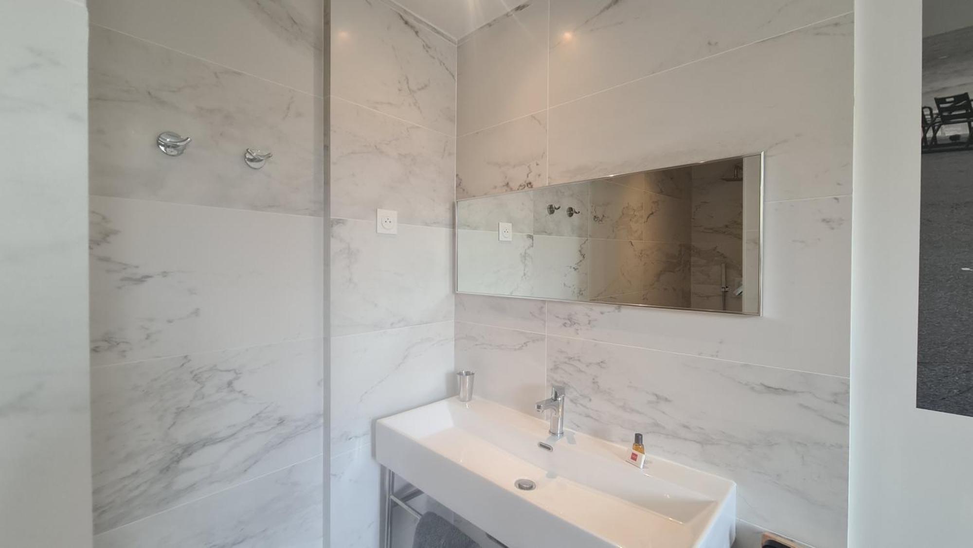 Le Petit Trianon Et Le Charme Des 2* Nice