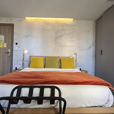 Le Petit Trianon Et Le Charme Des Suites Nice Room photo